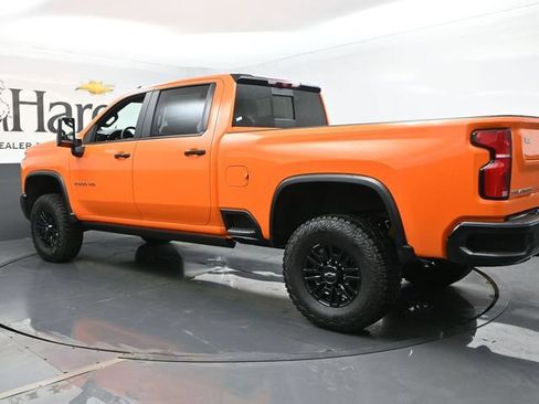 Used 2025 Chevrolet Silverado 2500 ZR2 w/ Technology Package AWD/4WD image 14
