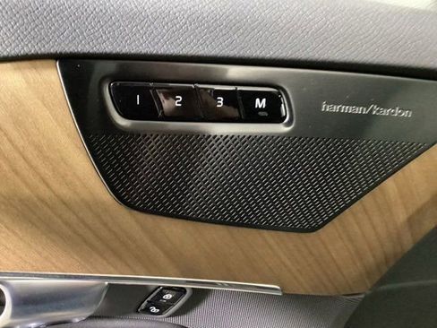 New 2025 Volvo XC90 T8 Plus w/ Protection Package Premier image 18