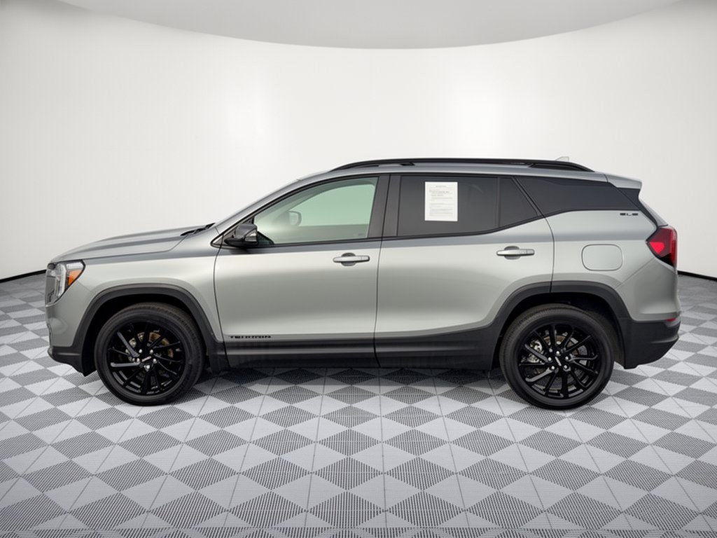 Used 2023 GMC Terrain SLE w/ Driver Convenience Package AWD/4WD image 2