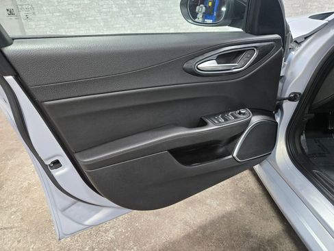 Used 2021 Alfa Romeo Giulia Sprint w/ Nero Edizione image 7