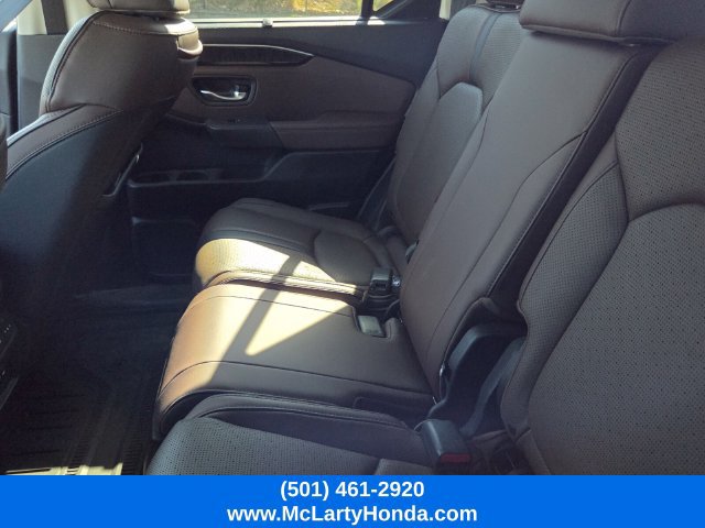 Used 2025 Honda Pilot Elite image 11