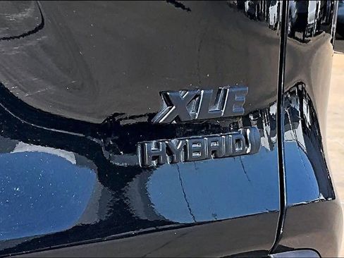 Used 2024 Toyota RAV4 XLE Premium image 29