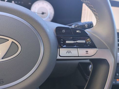 Used 2025 Hyundai Elantra SEL FWD image 33