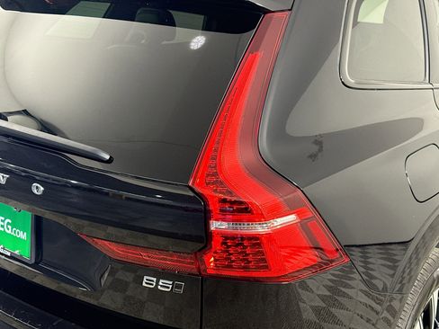 Used 2025 Volvo XC60 B5 Plus image 34