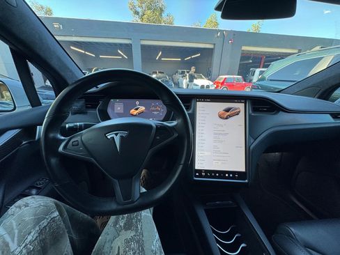 Used 2019 Tesla Model X 100D image 11