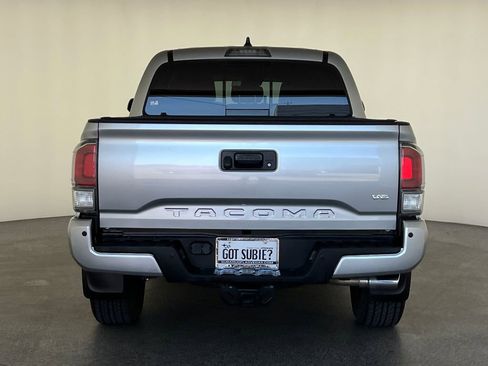 Used 2022 Toyota Tacoma TRD Sport w/ Technology Package RWD image 5
