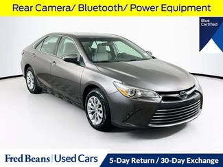 Used 2017 Toyota Camry LE FWD video 1