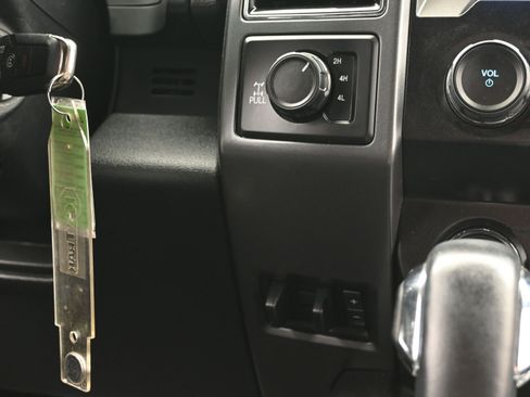 Used 2019 Ford F150 XLT w/ Equipment Group 302A Luxury image 34