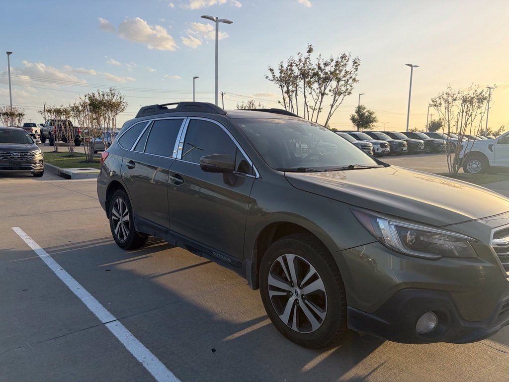 Used 2019 Subaru Outback 3.6R Limited w/ Popular Package #2 AWD/4WD image 1