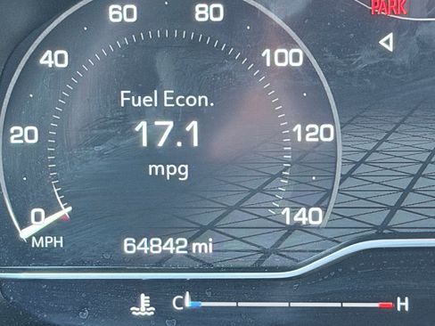 Used 2024 GMC Yukon SLT image 10