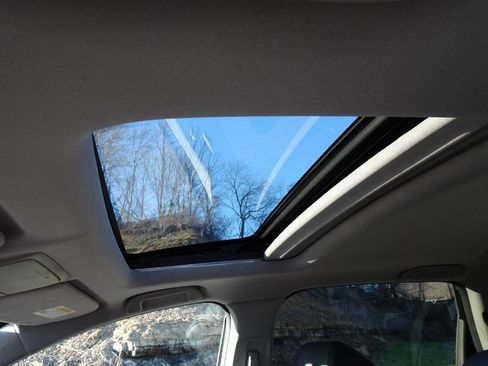 Used 2017 Honda CR-V Touring image 13