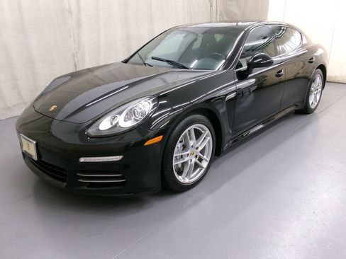 Used 2014 Porsche Panamera 4 AWD/4WD image 2