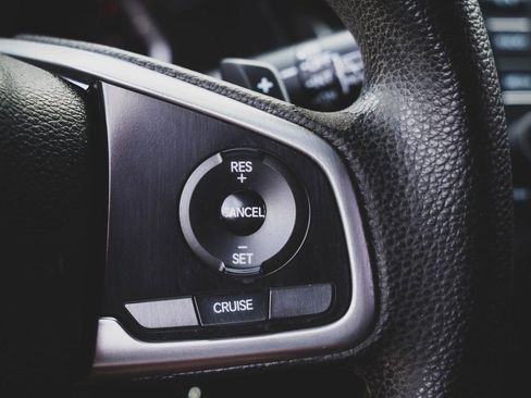 Used 2017 Honda Civic Sport image 8