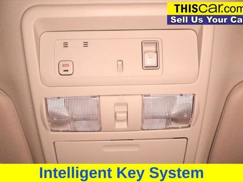 Used 2021 Nissan Titan SV w/ SV Convenience Package image 17