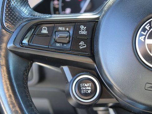 Used 2022 Alfa Romeo Stelvio Sprint image 14