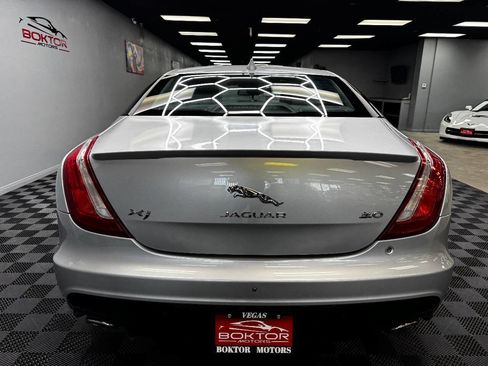 Used 2016 Jaguar XJ R-Sport image 10