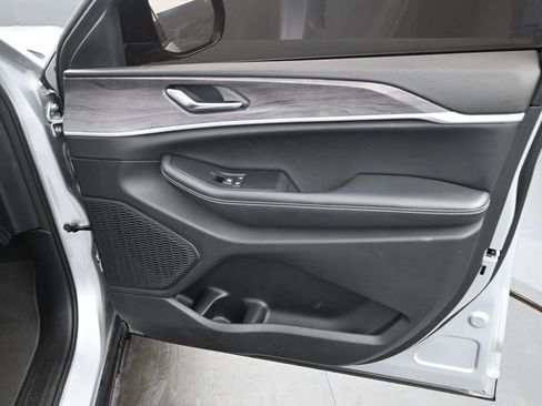 Used 2023 Jeep Grand Cherokee L Limited w/ Trailer Tow Group (B) image 22