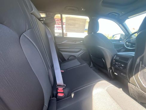 New 2025 Jeep Grand Cherokee Laredo X w/ Luxury Tech Group I image 16