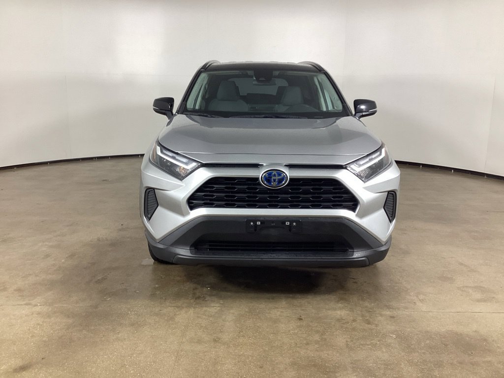 Used 2024 Toyota RAV4 XLE AWD/4WD image 2