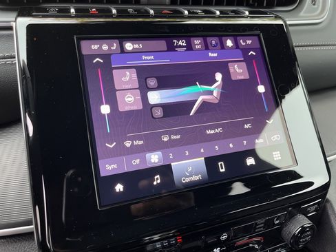 New 2025 Jeep Grand Cherokee L Altitude image 32