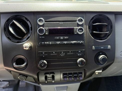 Used 2016 Ford F550 2WD Crew Cab Super Duty image 23