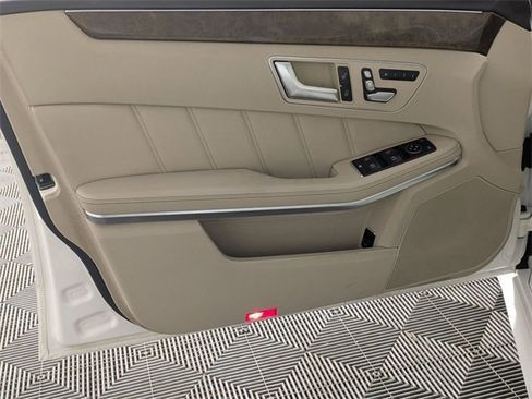 Used 2014 Mercedes-Benz E 350 4MATIC Wagon image 12