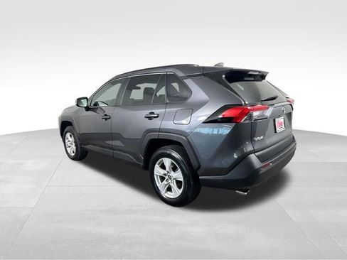 Used 2021 Toyota RAV4 XLE AWD/4WD image 4