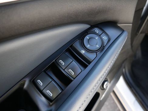 Used 2023 Buick Enclave Essence AWD/4WD image 21