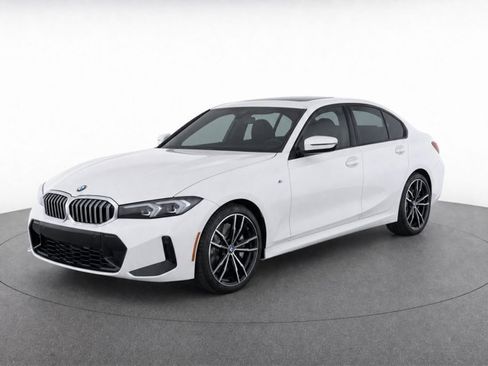 Used 2023 BMW 330i Sedan w/ M Sport Package RWD image 2
