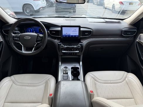 Used 2021 Ford Explorer Platinum w/ Equipment Group 601A image 10