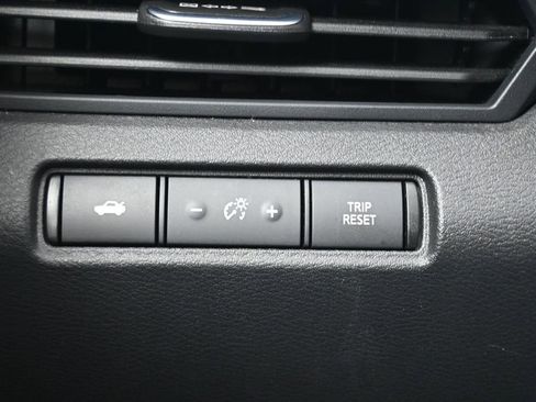 Used 2025 Nissan Altima 2.5 SV FWD image 16