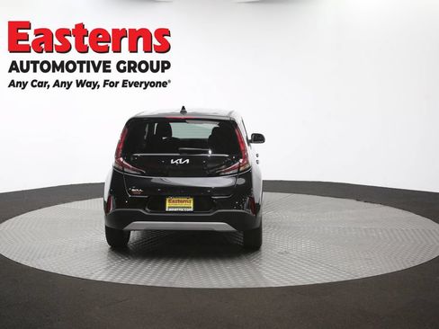 Used 2025 Kia Soul LX w/ LX Technology Package FWD image 35