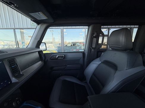 Used 2024 Ford Bronco Black Diamond image 28