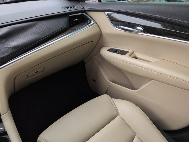 Used 2019 Cadillac XT5 FWD image 17