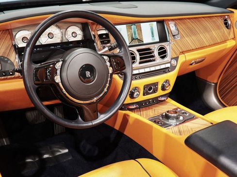 Used 2017 Rolls-Royce Dawn image 44