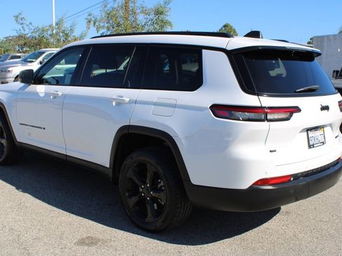 Used 2023 Jeep Grand Cherokee L Limited w/ Black Appearance Package image 6