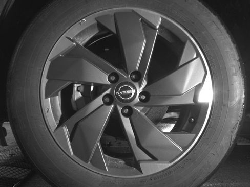 Used 2025 Nissan Rogue SV image 12