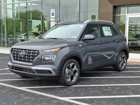 New 2026 Hyundai Venue SEL FWD image 2