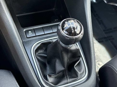 Used 2011 Volkswagen Golf 2-Door FWD image 21