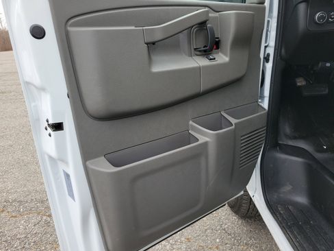New 2025 GMC Savana 4500 w/ Power Convenience Package RWD image 17