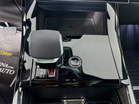 Used 2025 Land Rover Range Rover Sport SE image 19