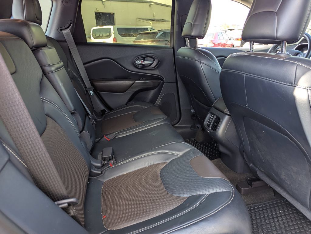Used 2014 Jeep Cherokee Limited w/ Technology Group FWD image 31