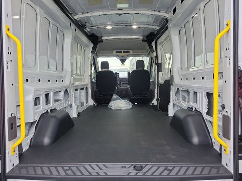 New 2026 Ford Transit 250 148 Medium Roof image 8