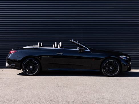 Used 2025 Mercedes-Benz CLE 300 4MATIC Cabriolet image 7