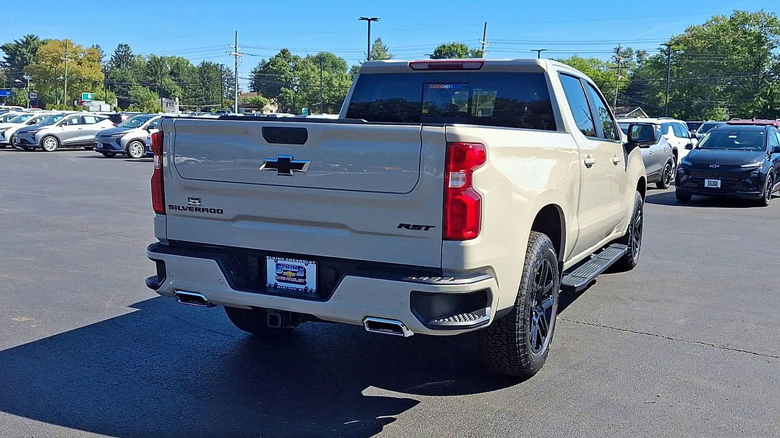 New 2026 Chevrolet Silverado 1500 RST w/ Z71 Off-Road Package AWD/4WD image 2