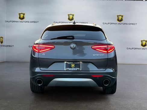 Used 2018 Alfa Romeo Stelvio Ti Sport image 4