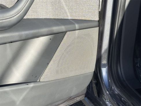 Used 2022 Tesla Model X Plaid image 25