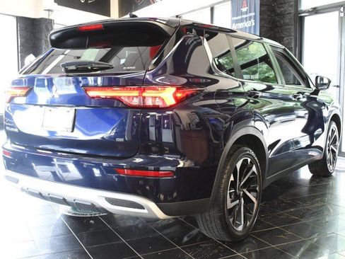 Used 2023 Mitsubishi Outlander SE AWD/4WD image 15