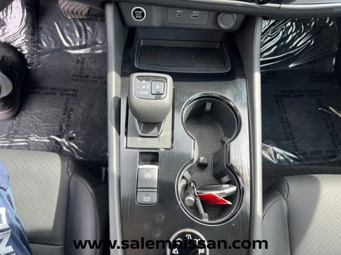 Certified 2023 Nissan Rogue SV w/ SV Premium B Package AWD/4WD image 10