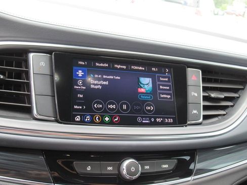 Used 2022 Buick Enclave Essence w/ Sport Touring Edition image 22